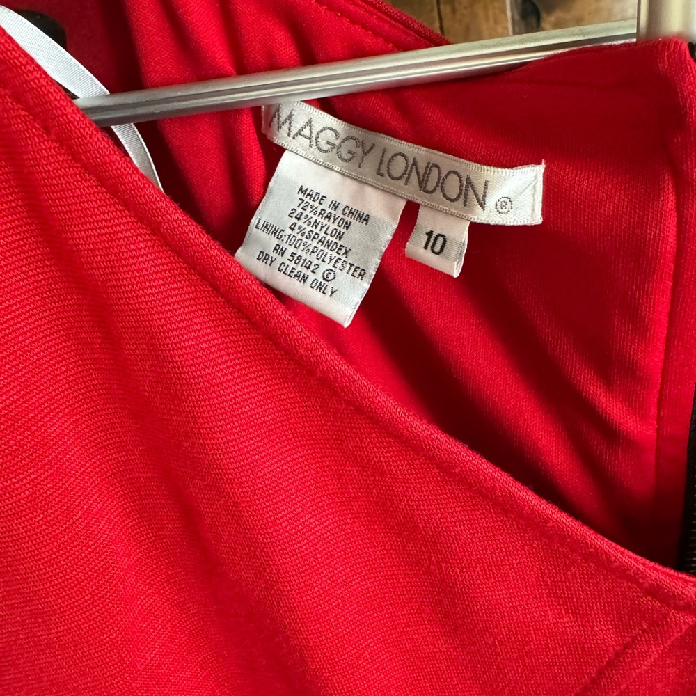 NWT MAGGY LONDON Dress Red color size 10 - Picture 3 of 4